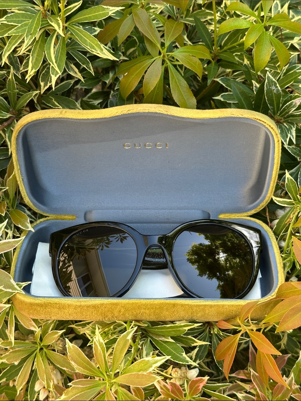 Gucci Women's Black Sunglasses with Dark Lenses